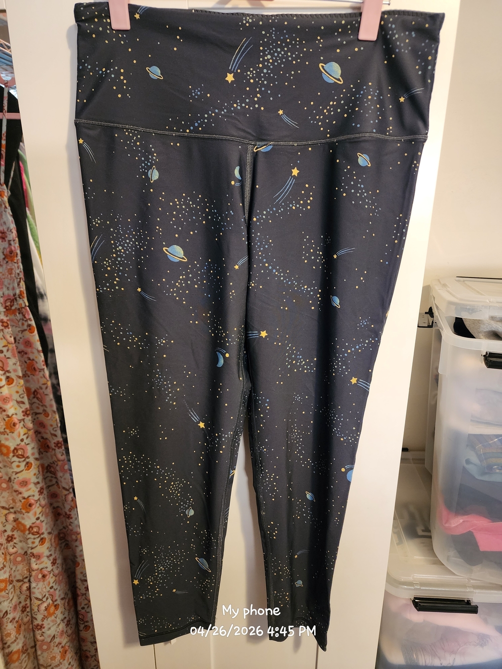 Victoria Sport Womens Gray Space Print Leggings